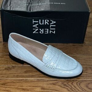 Naturalizer Premium MIA Comfort Loafers Warm White Croc Embossed Women’s Size 8